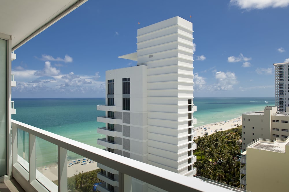 Junior Suite, 1 King Bed, Ocean View (Sorrento) - Photo 2
