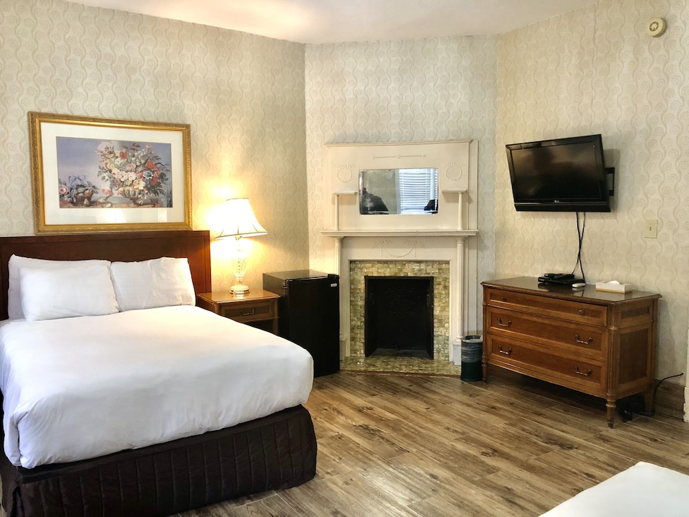 Standard Room, 1 Queen Bed photo 1