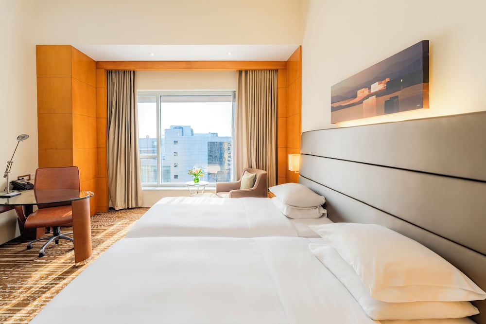 Club Room, 2 Twin Beds - Photo 6