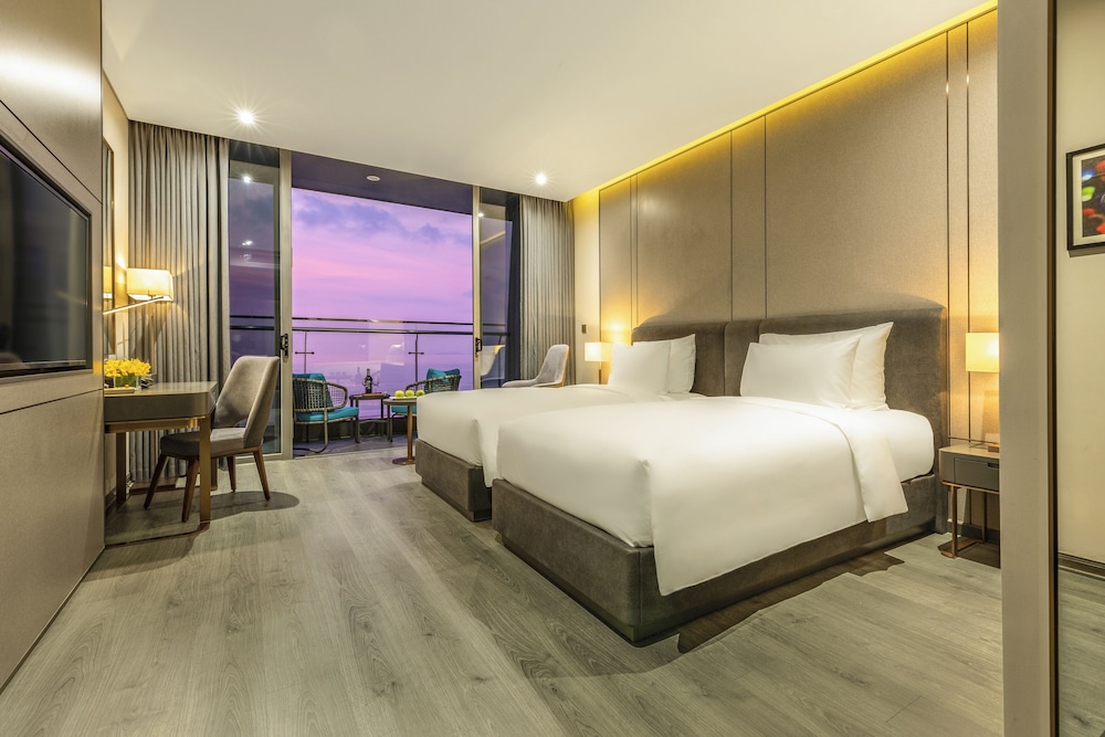 Premier Oceanfront Twin