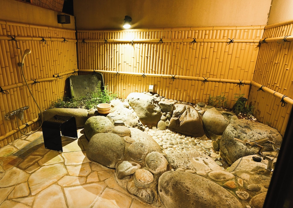 Japanese-Style Twin Room with Private Hot Spring Bath or Open-Air Bath photo 2