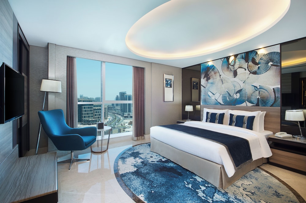 Deluxe Room, 1 King Bed photo 2