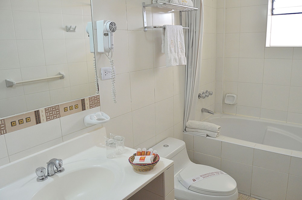 Standard Double Room, 2 Twin Beds photo 3