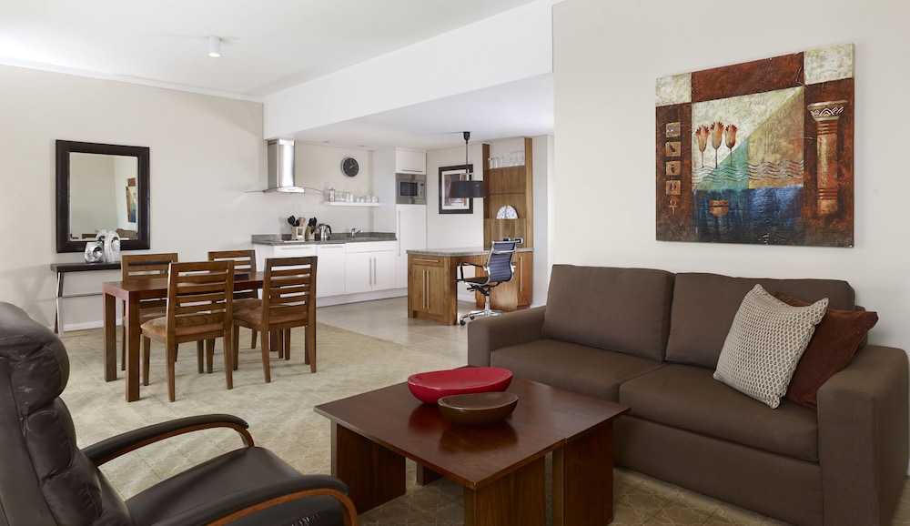 Suite, 2 Bedrooms, Kitchen thumbnail 6
