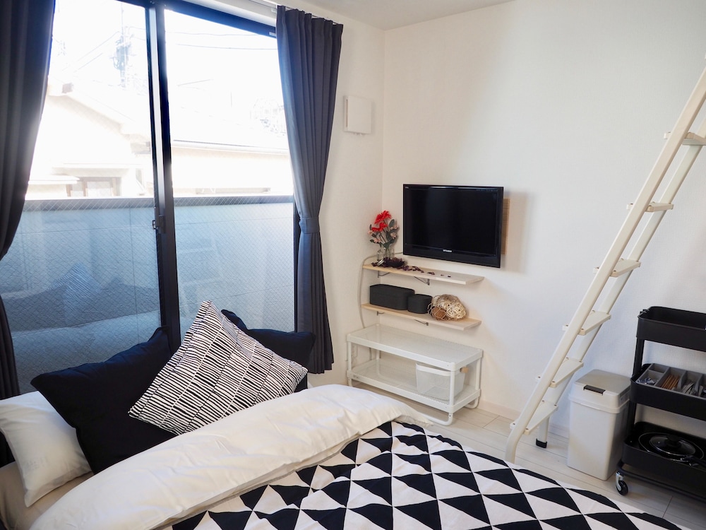 Signature Apartment, 1 Large Twin Bed, Non Smoking photo 2