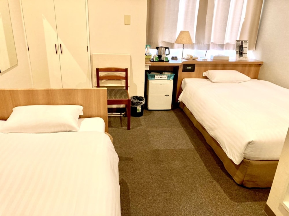 Twin Room, 2 Twin Beds, Smoking - Photo 1
