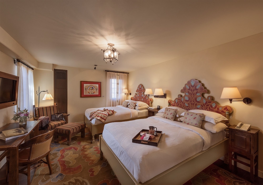 Deluxe Room, 2 Queen Beds - Photo 1
