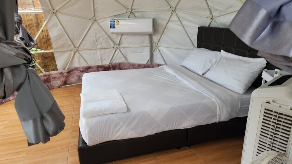 Deluxe Double Room, Hill View photo 3