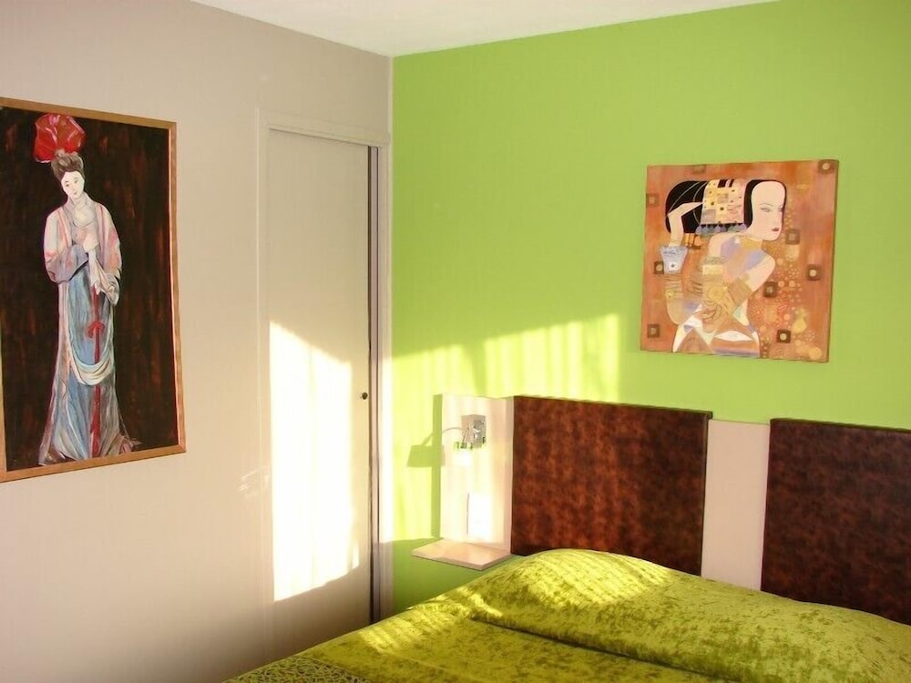 Double Room - Photo 3