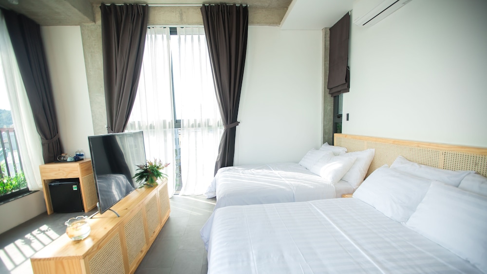 Deluxe Quadruple Room