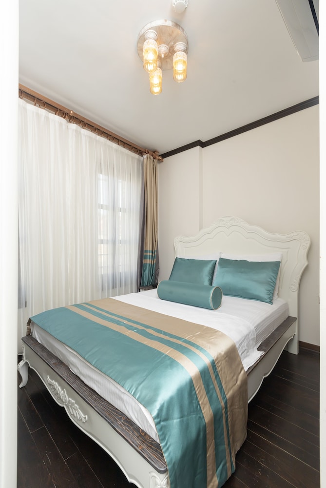 Standard Double Room (3)