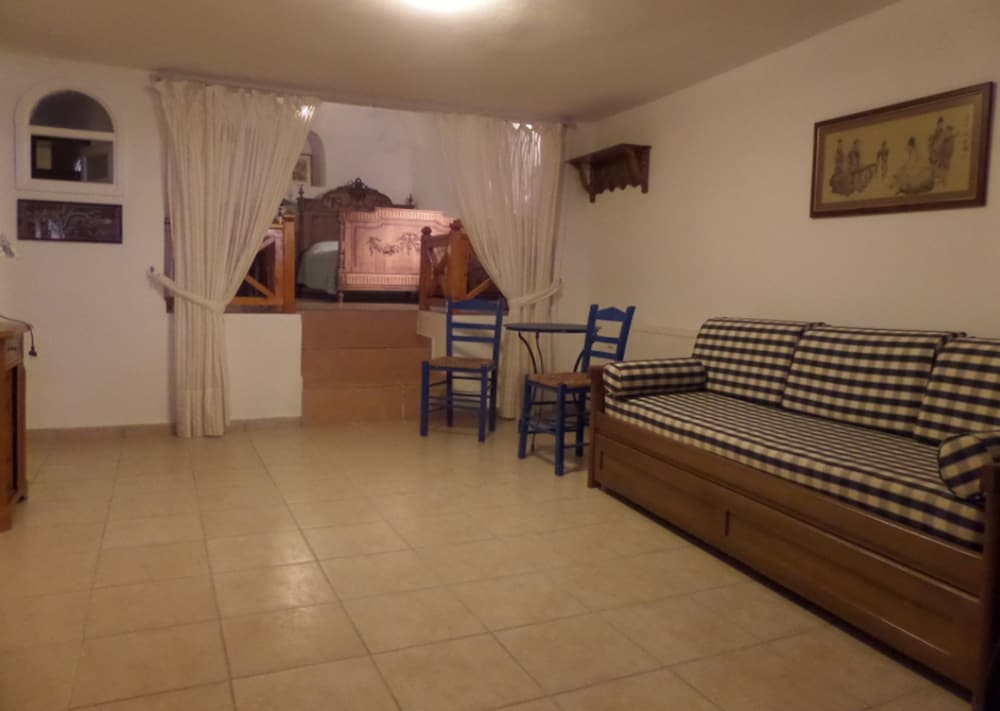 Apartment, 3 Bedrooms (Ammoudi)