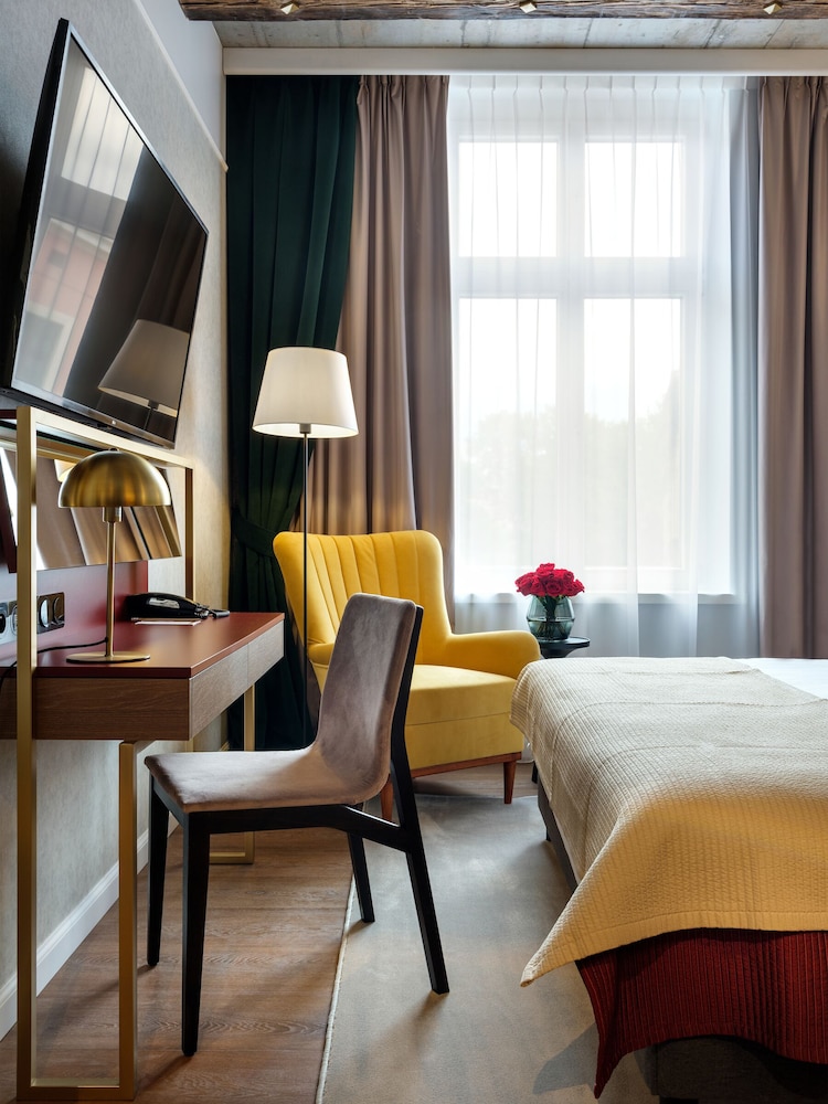 Standard Double Room - Photo 11