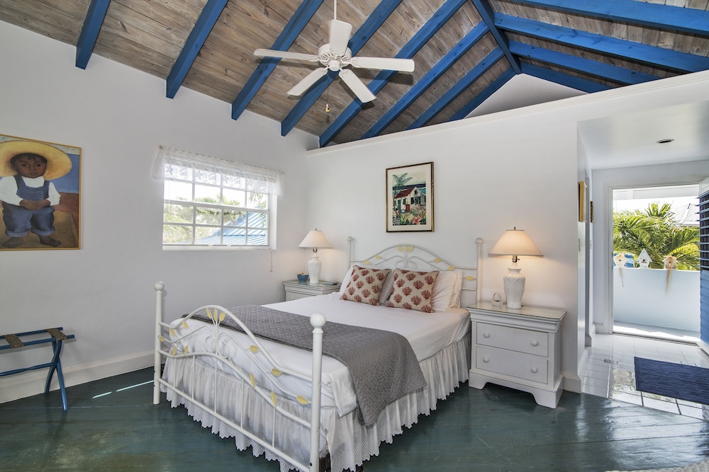 Basic Studio, 1 Queen Bed