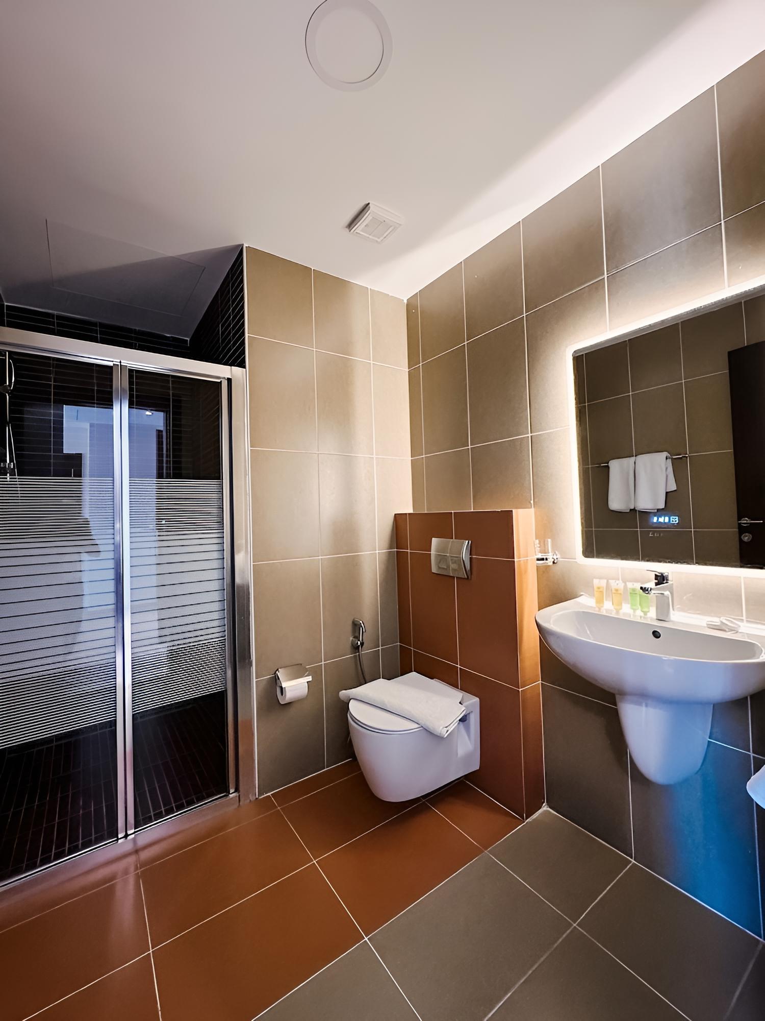 Comfort Suite, Kitchen, City View photo 3