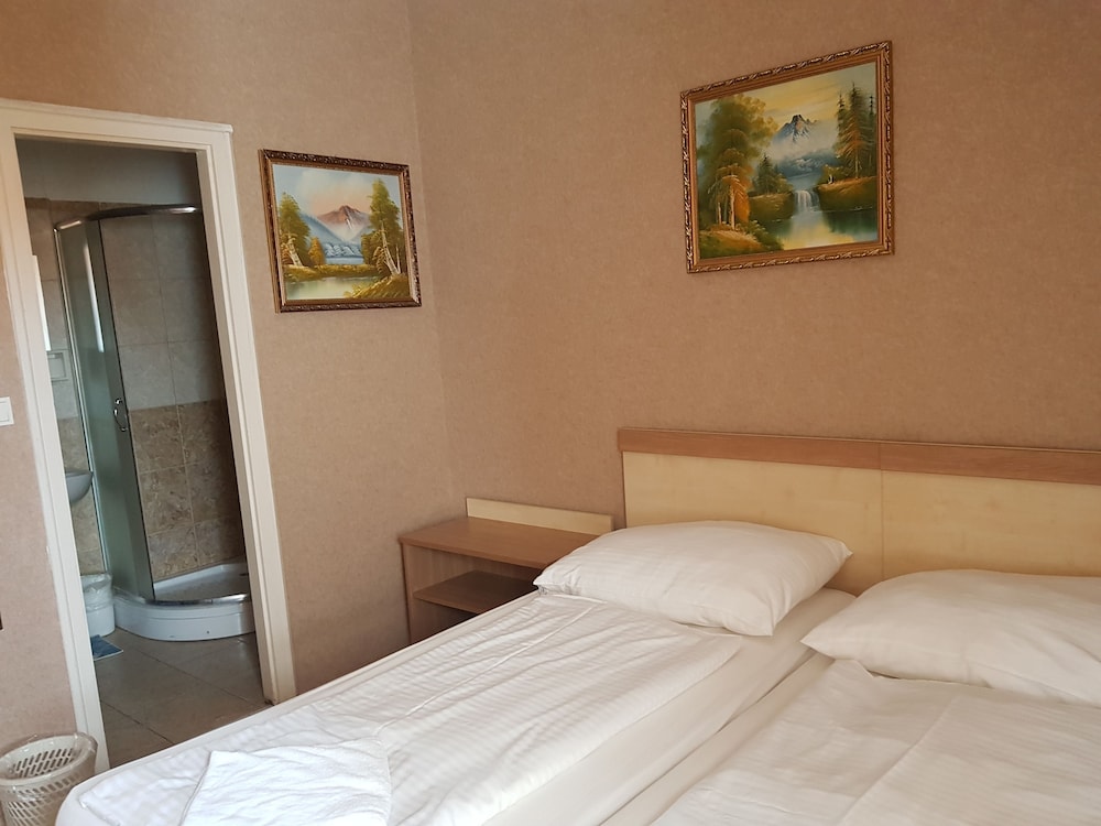 Standard Double Room - Photo 6