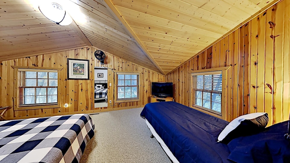 Cabin, Multiple Beds, Kitchen photo 1