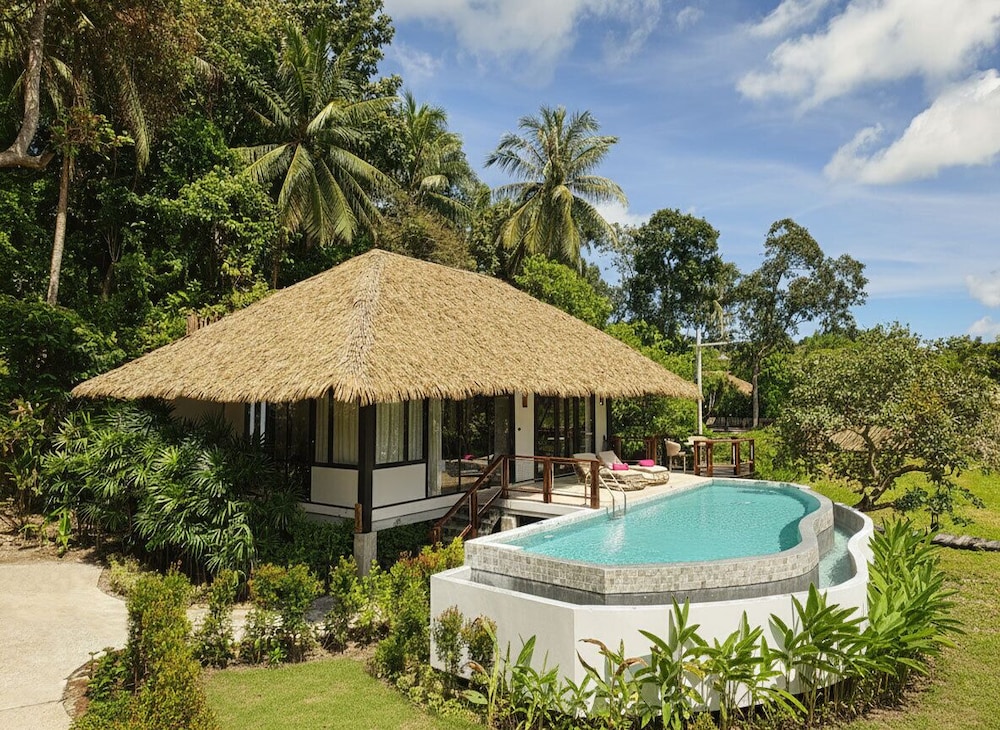 One Bedroom Beachfront Pool Villa - Photo 4