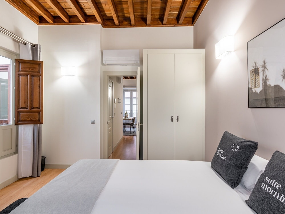 One-Bedroom Apartment with Balcony - Photo 15