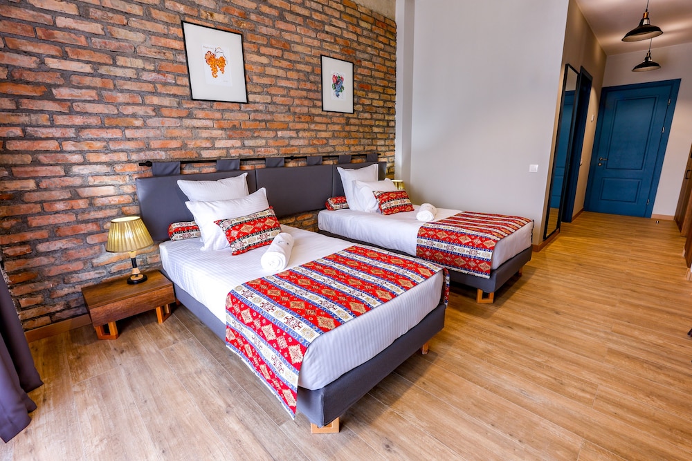 Standard Double or Twin Room - Photo 5