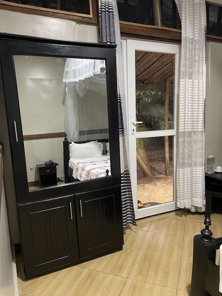Basic Double Room, 2 Bedrooms, Garden View photo 3