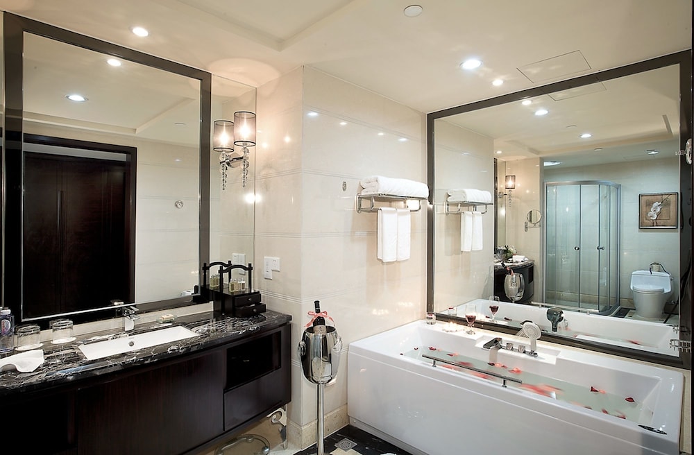 Deluxe Twin Room photo 2