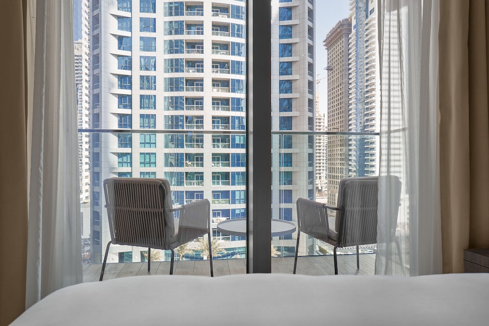 Deluxe Suite, 1 Bedroom, Balcony photo 3