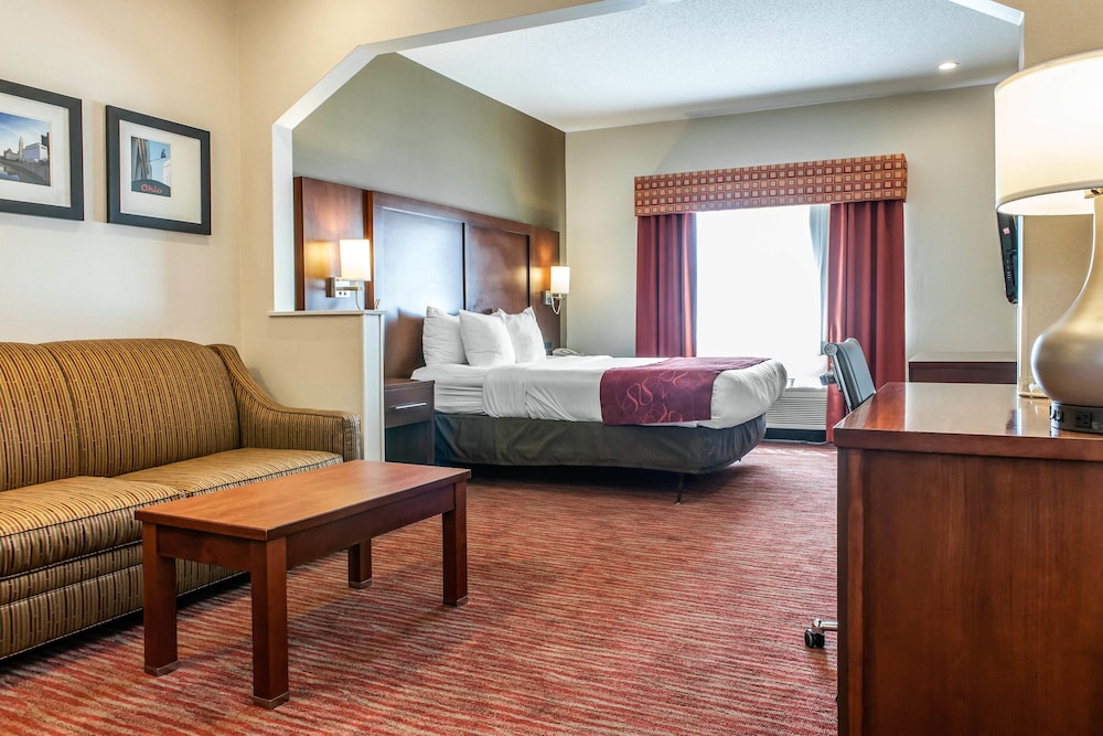 Suite, 1 King Bed, Non Smoking - Photo 2