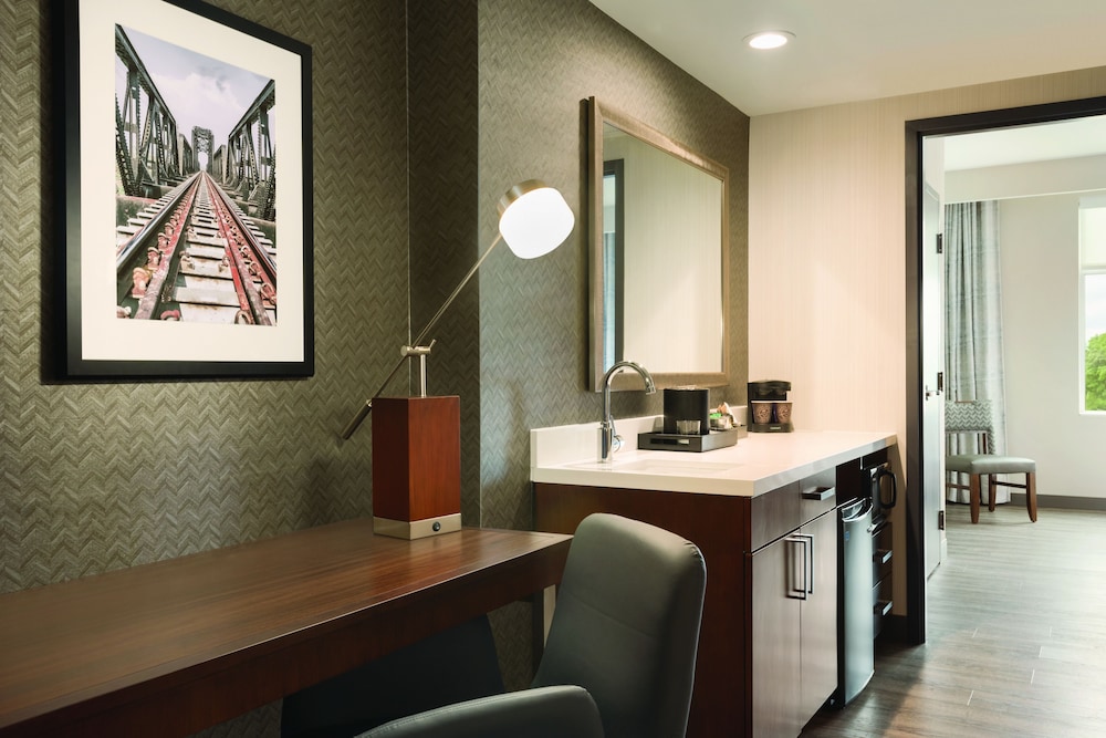 Suite, 2 Queen Beds, Accessible (Hearing Access, 2 Room) photo 3