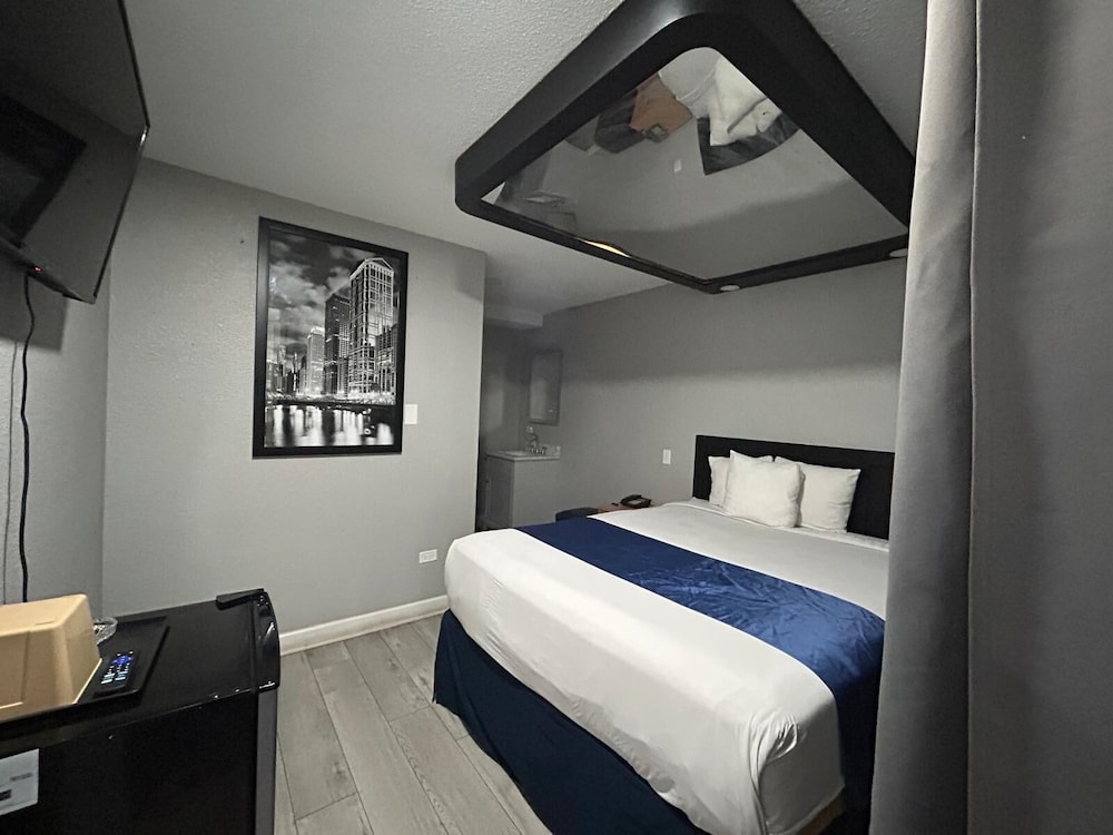 Deluxe Room, 1 Queen Bed, Non Smoking