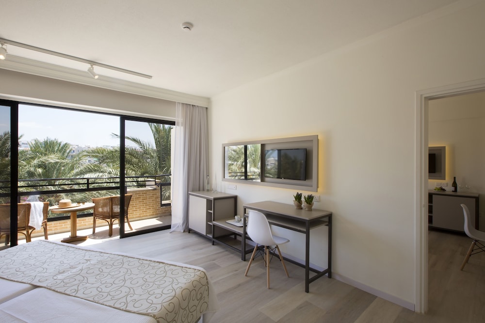 Family Suite, 2 Bedrooms (Inland View) - Photo 5