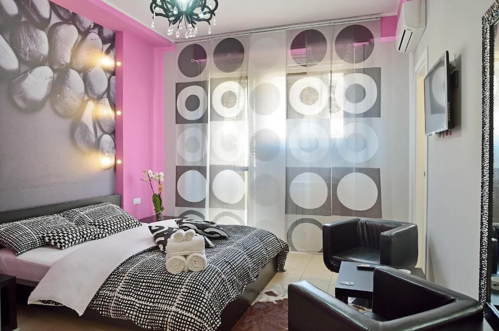 Deluxe Double Room, Ensuite, City View photo 2