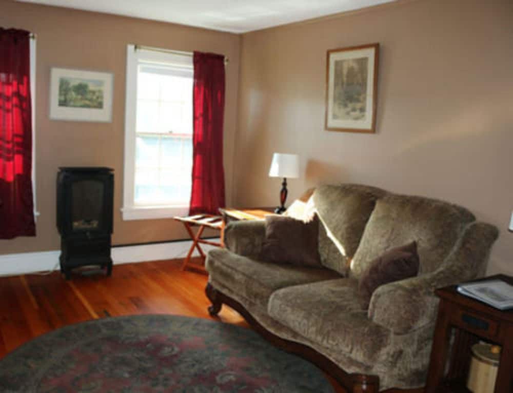 Inn Suite photo 2