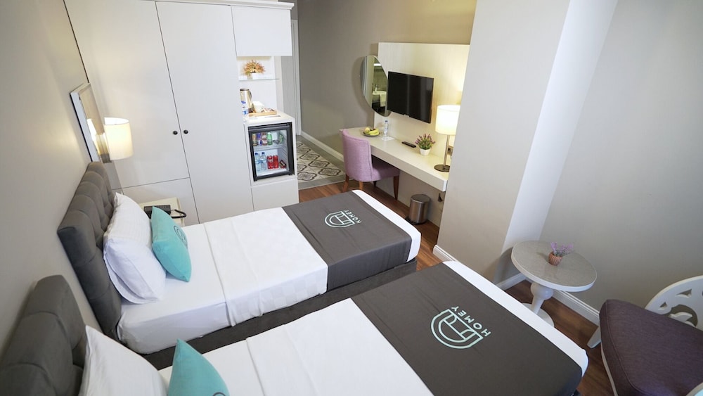 Economy Twin Room - Photo 8