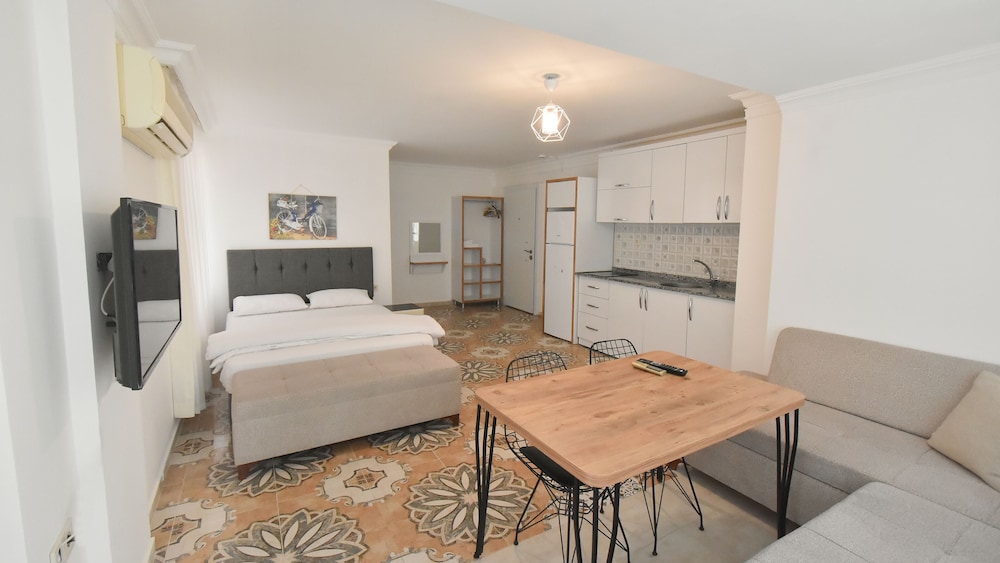 Studio Suite, 1 Queen Bed with Sofa bed, Kitchen, City View photo 1