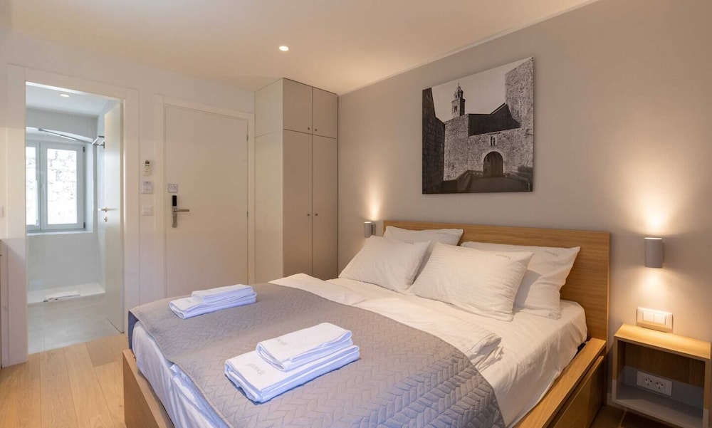 Studio (Studio Apartment with City View)