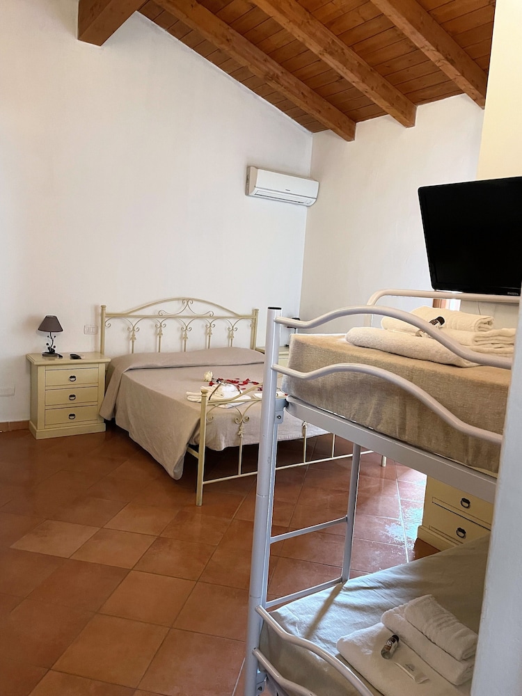 Quadruple Room photo 1