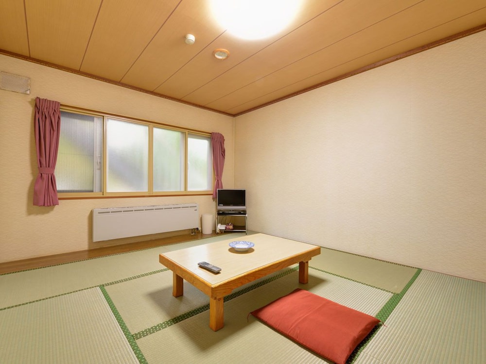 Japanese Style Room, Shared Bathroom with Toilet in Room, Mountain View photo 2