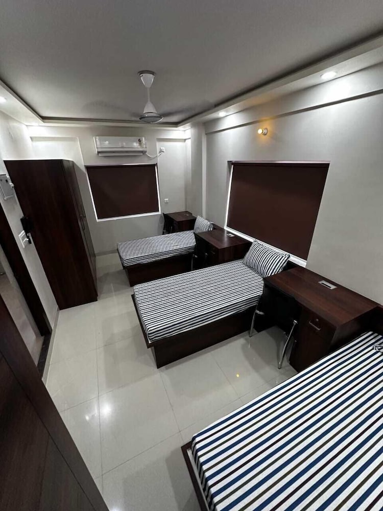 Basic Triple Room, 3 Bedrooms