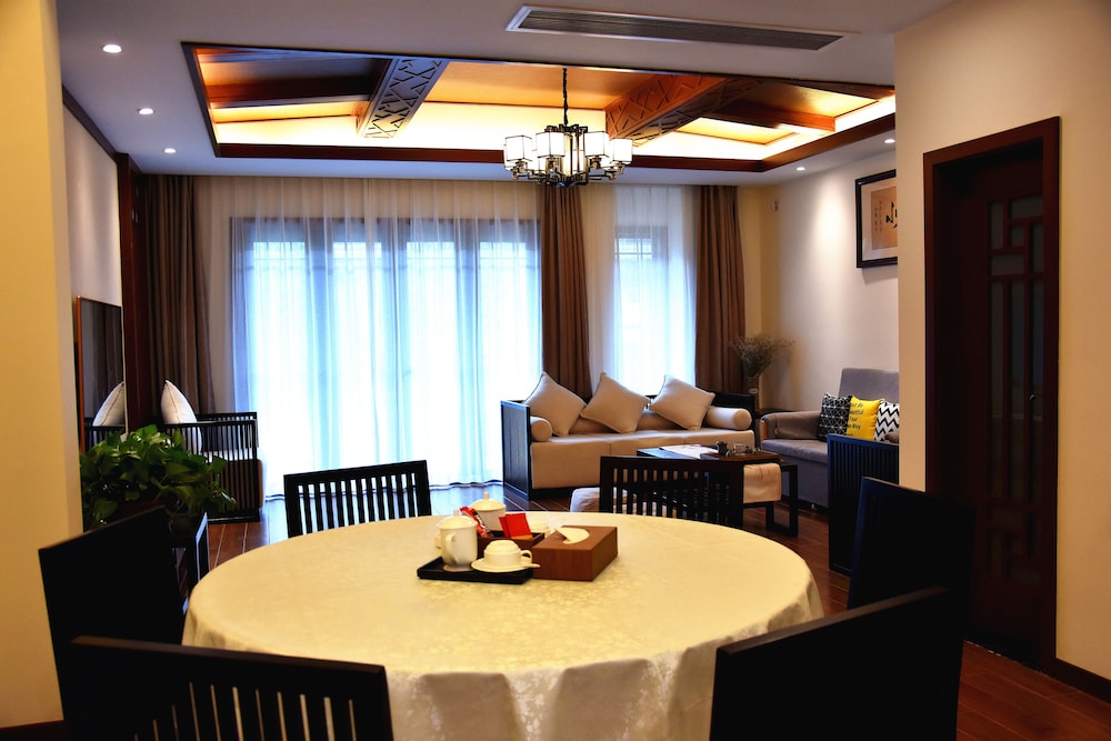Family Townhome photo 3