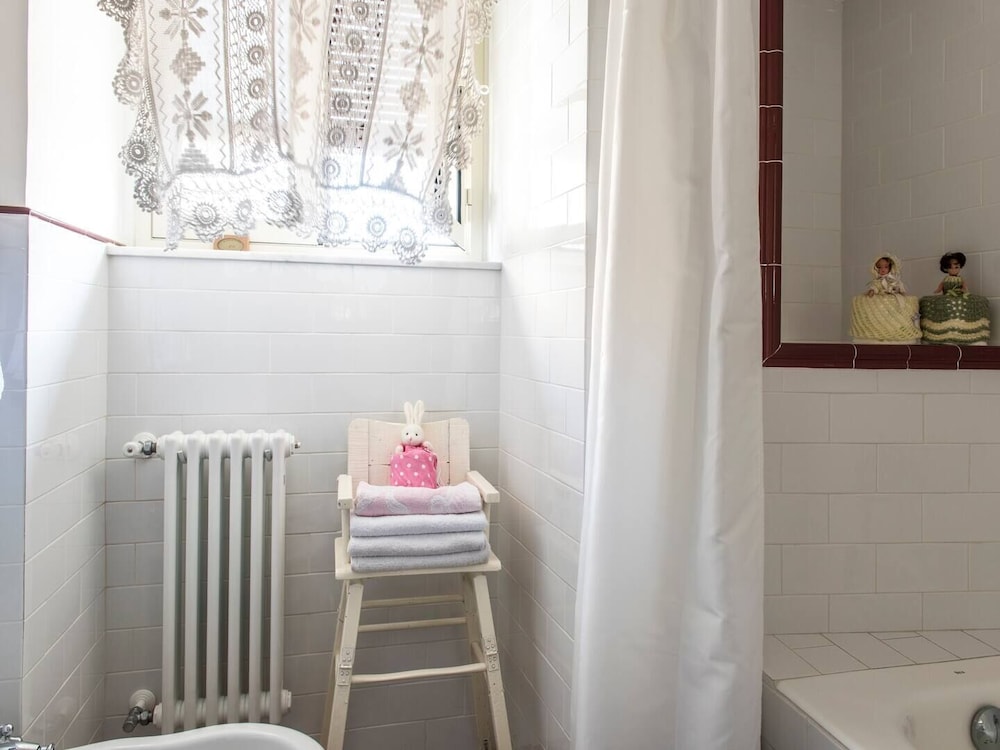 Deluxe Room, 1 King Bed, Ocean View