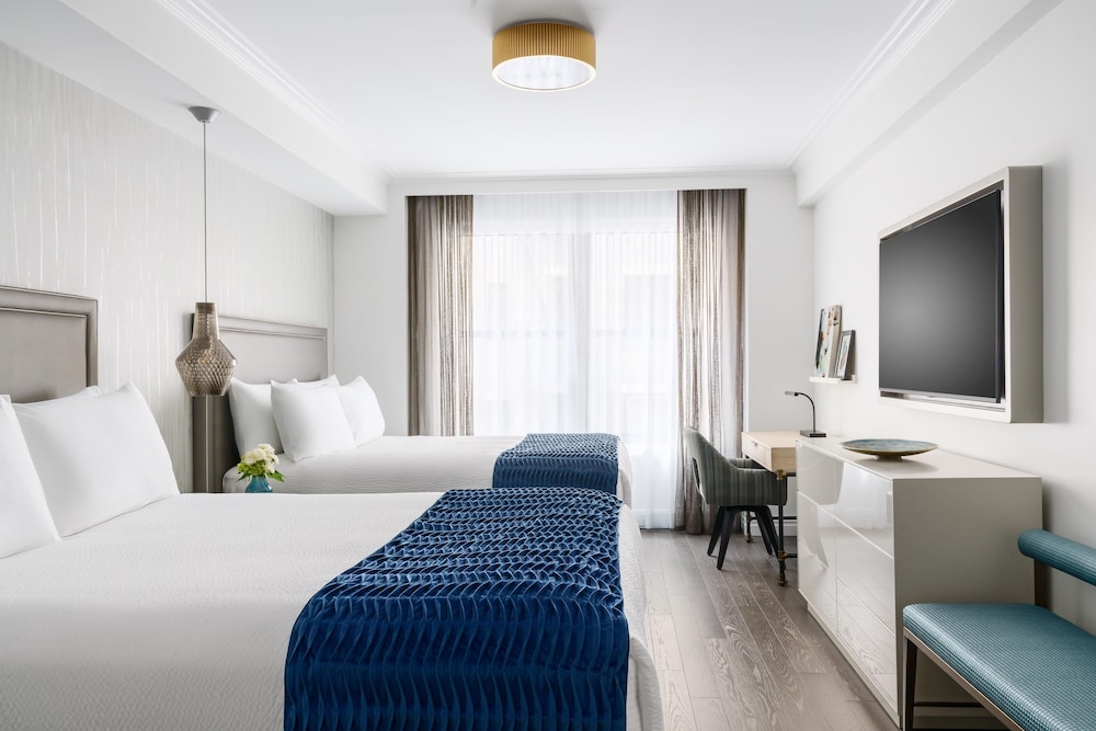 Superior Room, 2 Queen Beds, Accessible