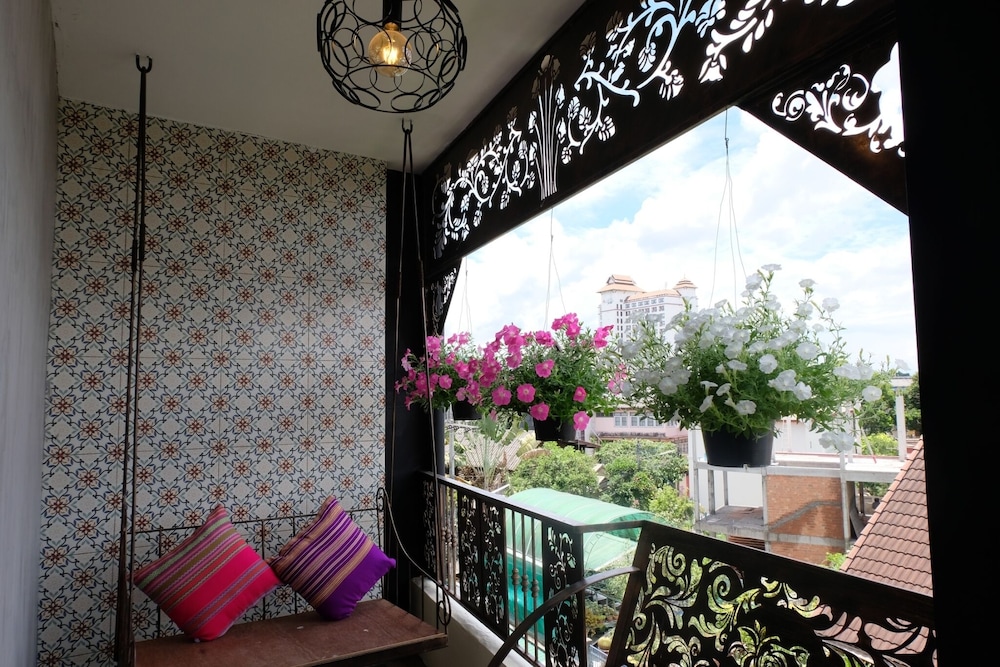 Deluxe Double Room with Balcony photo 2