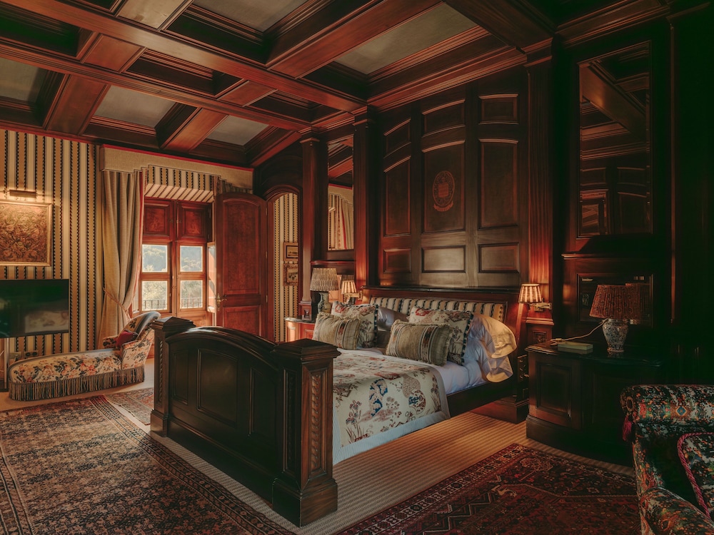 Gran Suite (Luis Salvador)