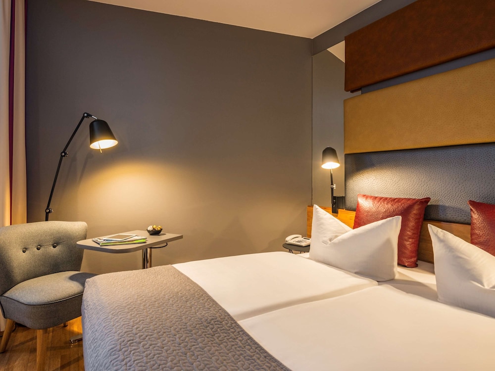 Superior Room, 1 Queen Bed photo 2