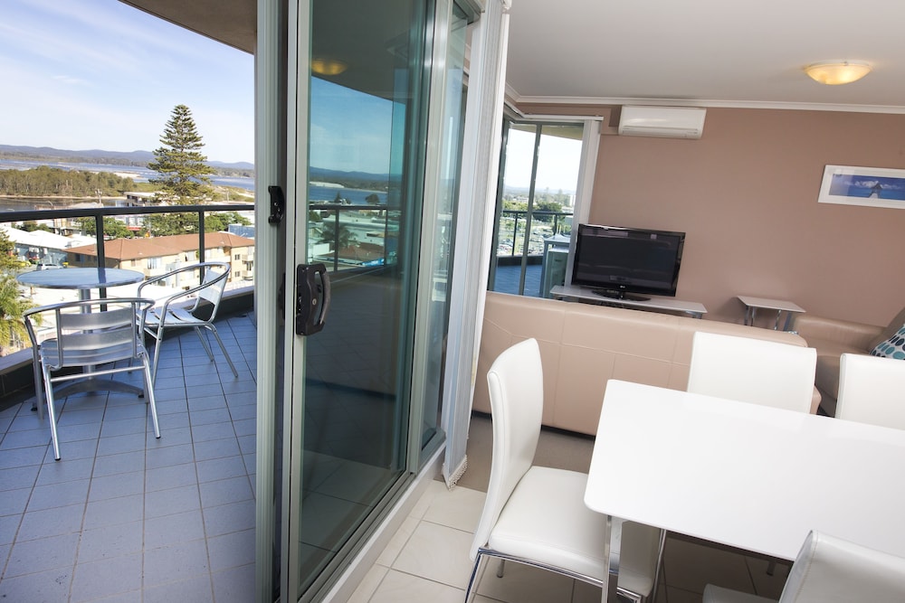 Executive Apartment, 2 Bedrooms, 2 Bathrooms, River View photo 3