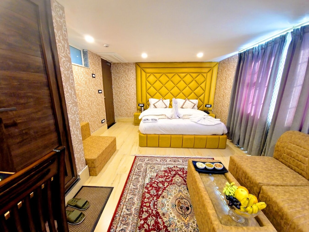 Superior Triple Room, City View