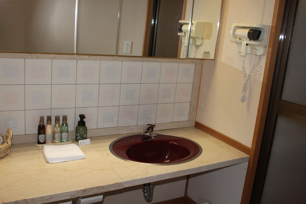 Standard Twin Room, Non Smoking, Mountain View - Photo 4