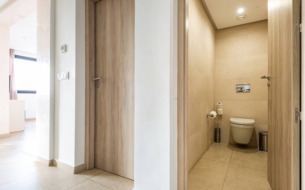 Junior Suite, Pool View