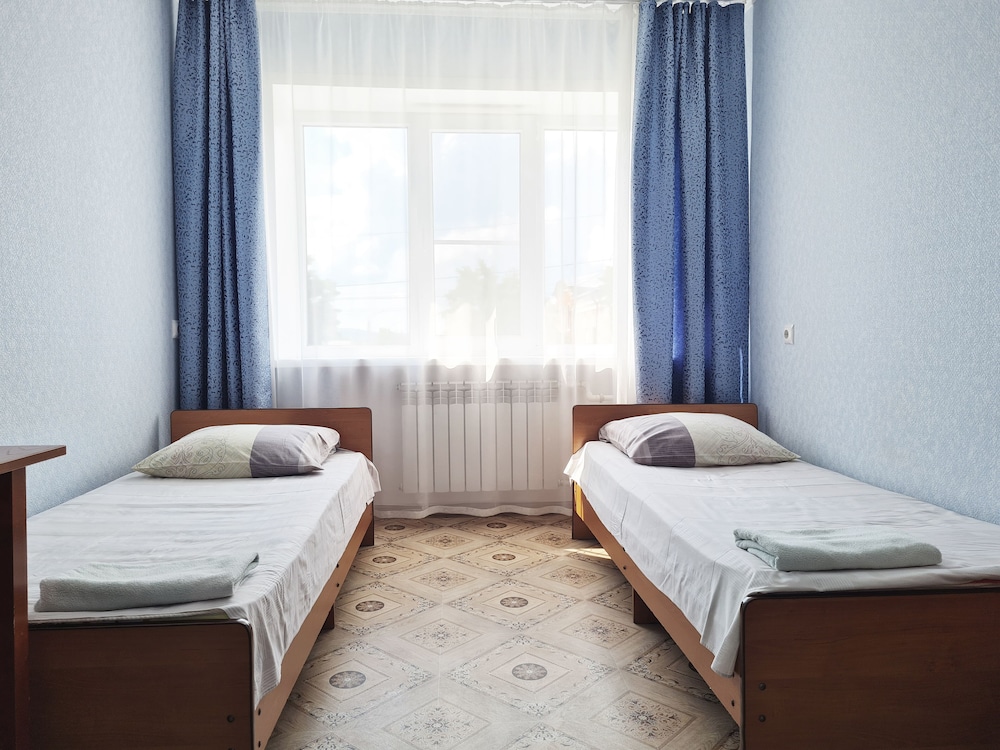 Economy Twin Room photo 3